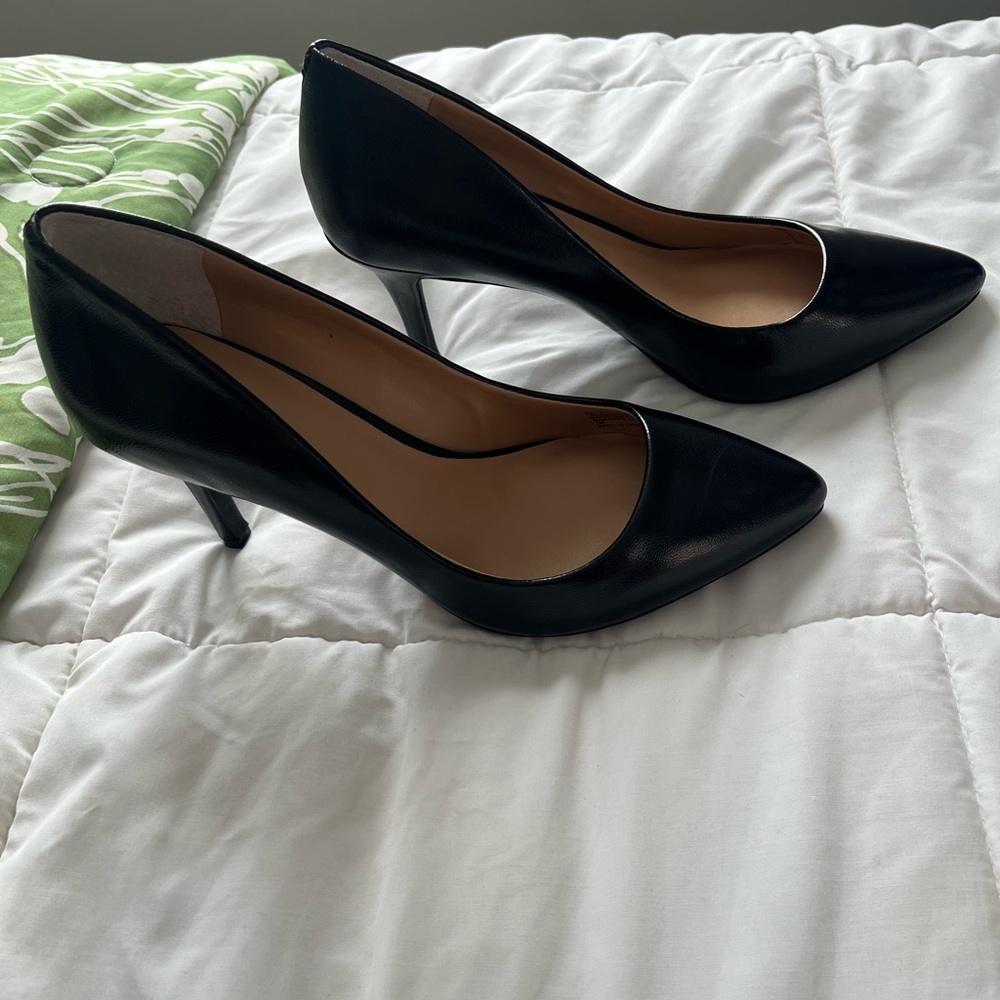 INC International Concepts Black Pointed Heels